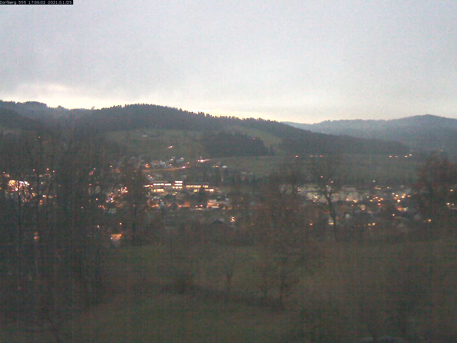 Webcam-Bild: Aussicht vom Dorfberg in Langnau 20211125-170601