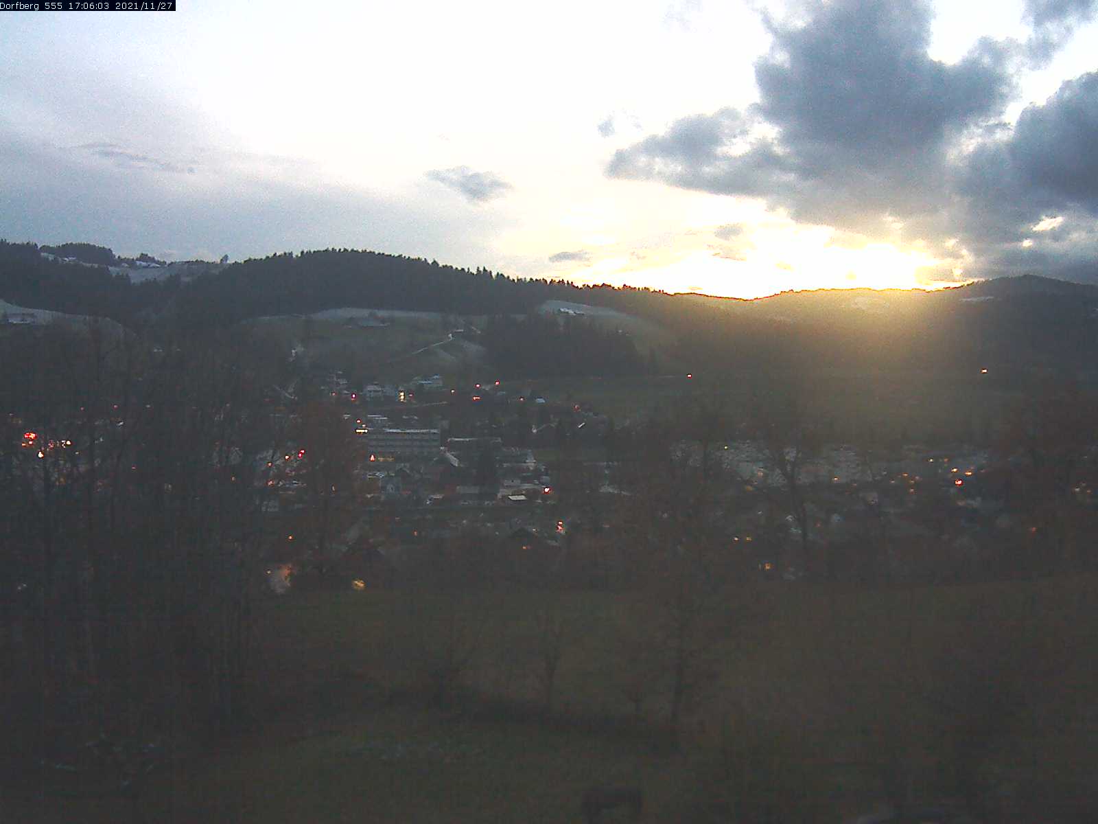 Webcam-Bild: Aussicht vom Dorfberg in Langnau 20211127-170601