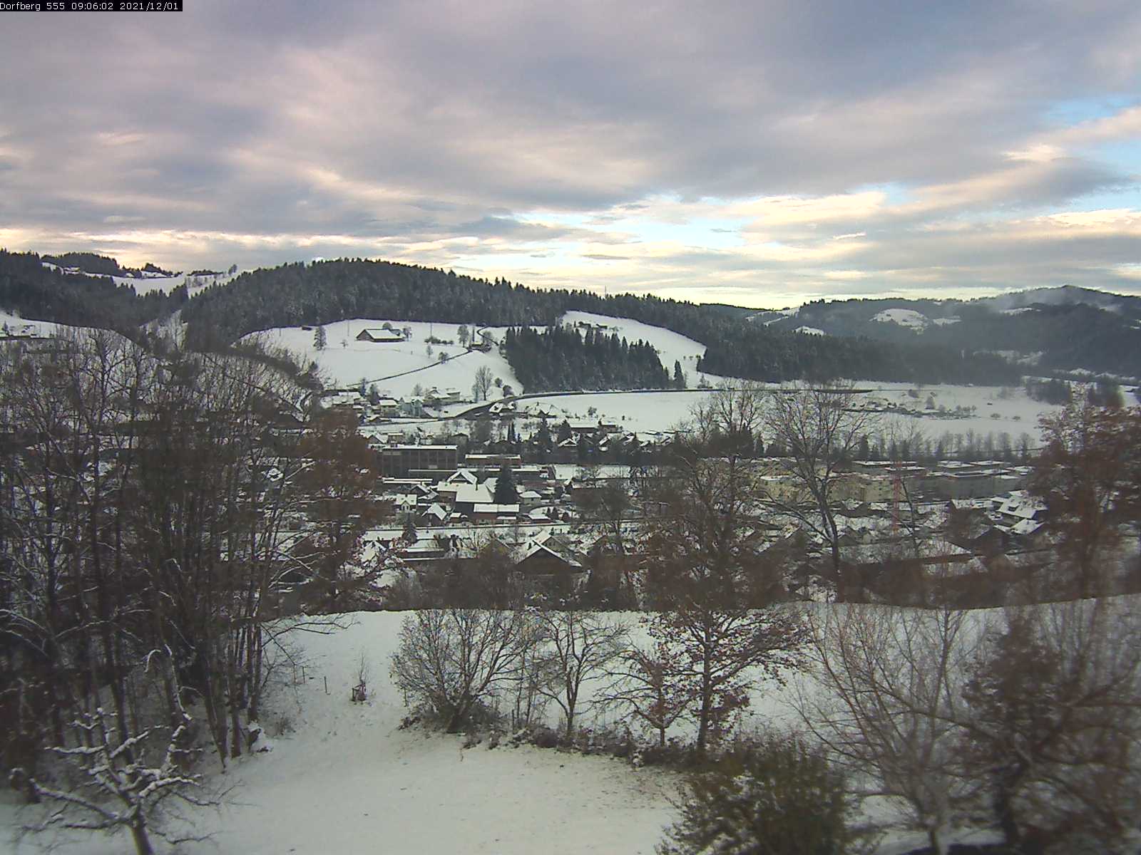 Webcam-Bild: Aussicht vom Dorfberg in Langnau 20211201-090601