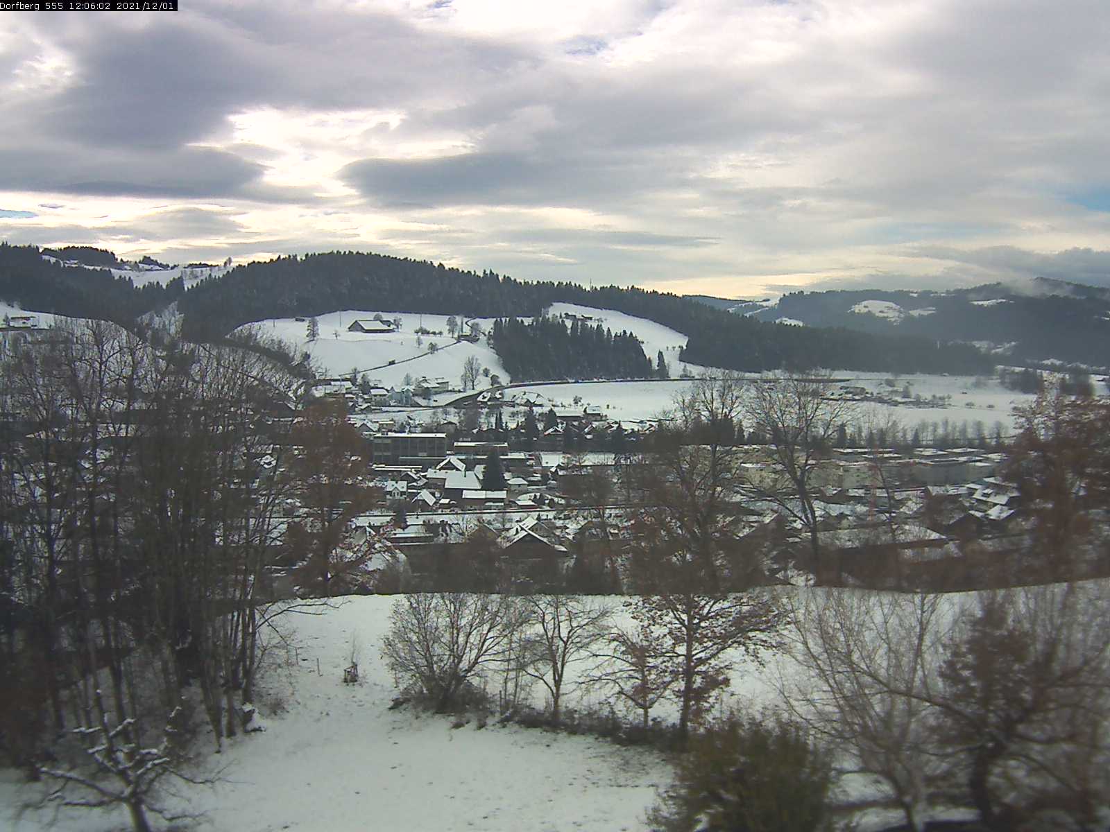 Webcam-Bild: Aussicht vom Dorfberg in Langnau 20211201-120601