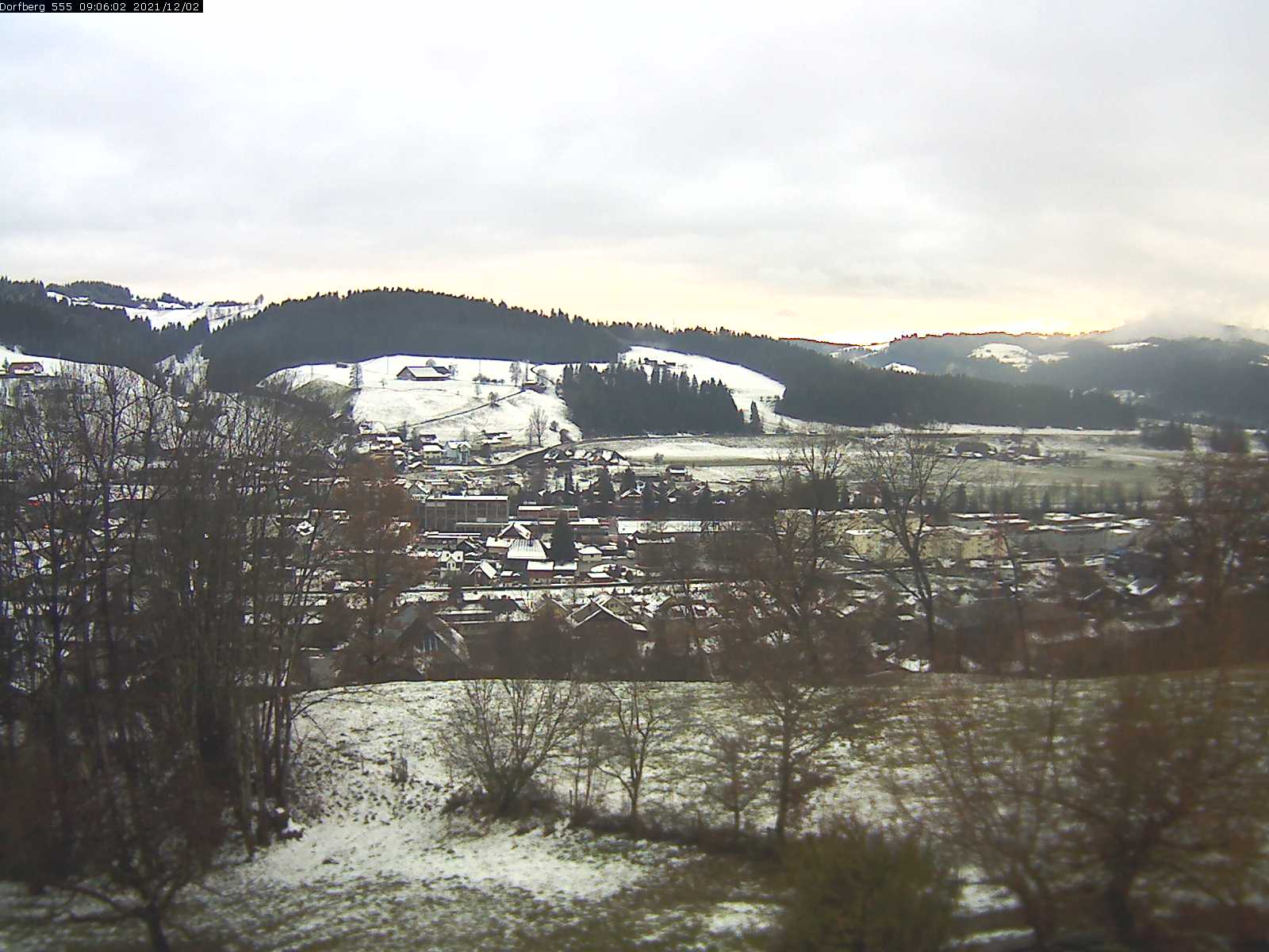 Webcam-Bild: Aussicht vom Dorfberg in Langnau 20211202-090601