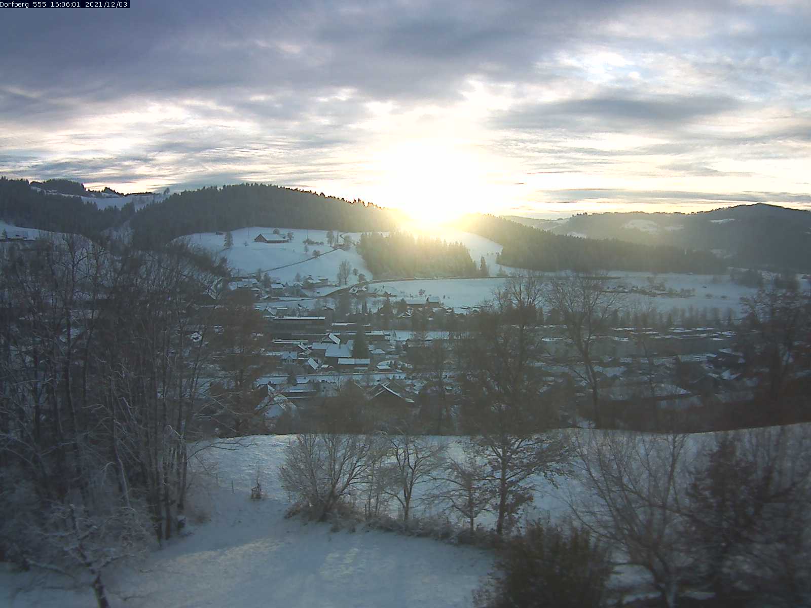 Webcam-Bild: Aussicht vom Dorfberg in Langnau 20211203-160601
