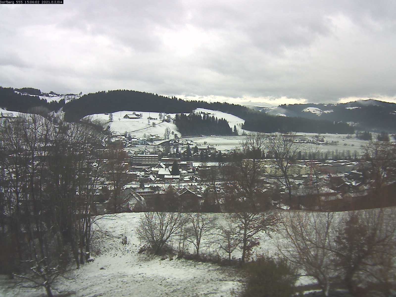 Webcam-Bild: Aussicht vom Dorfberg in Langnau 20211204-150601