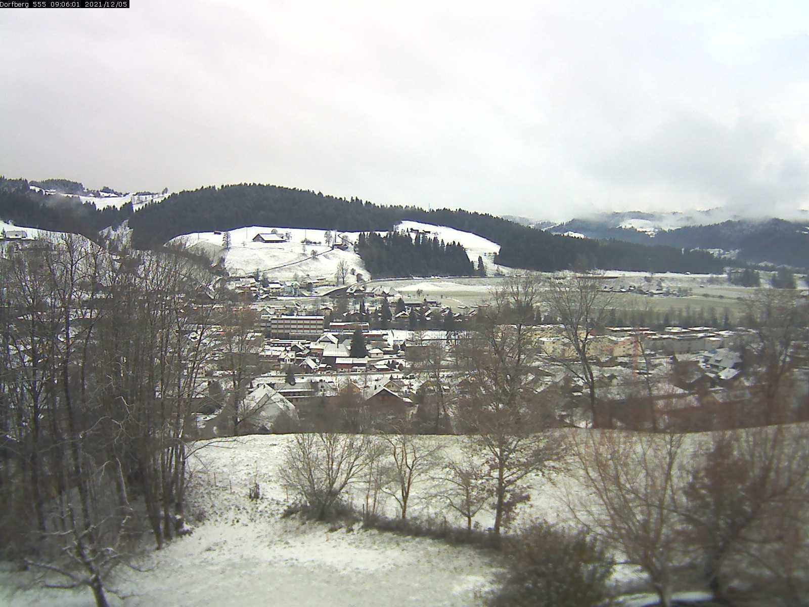 Webcam-Bild: Aussicht vom Dorfberg in Langnau 20211205-090601