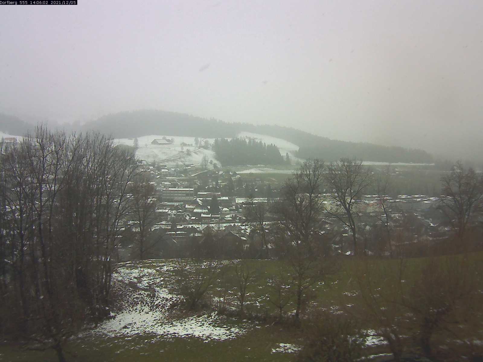 Webcam-Bild: Aussicht vom Dorfberg in Langnau 20211205-140601