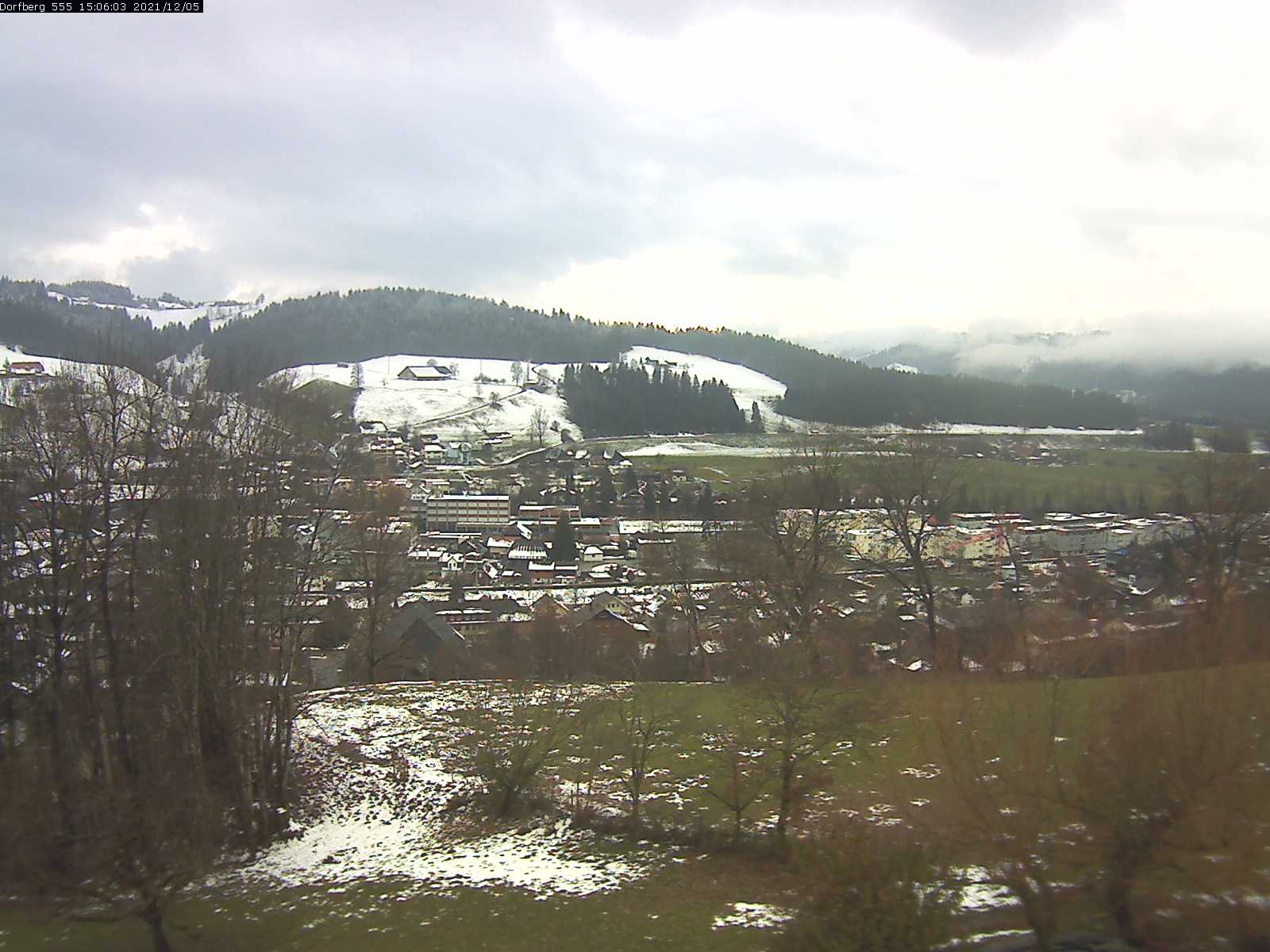Webcam-Bild: Aussicht vom Dorfberg in Langnau 20211205-150601