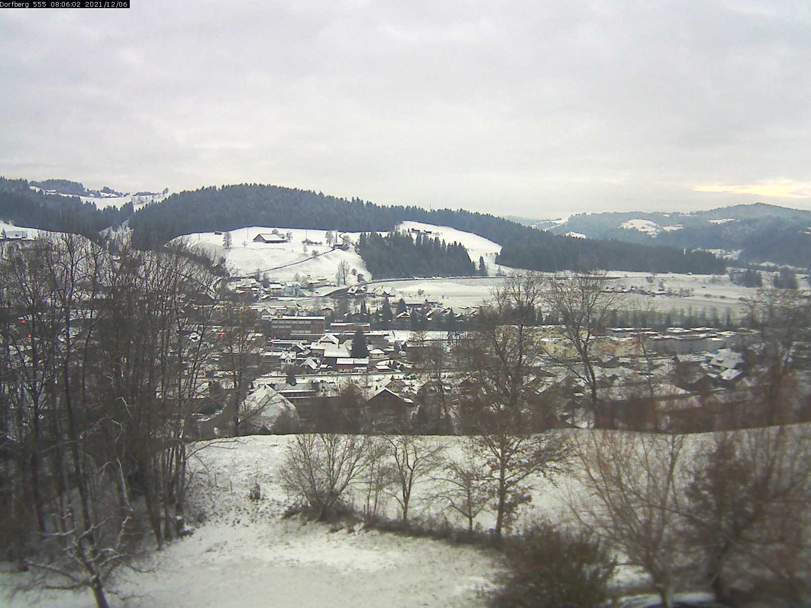 Webcam-Bild: Aussicht vom Dorfberg in Langnau 20211206-080601