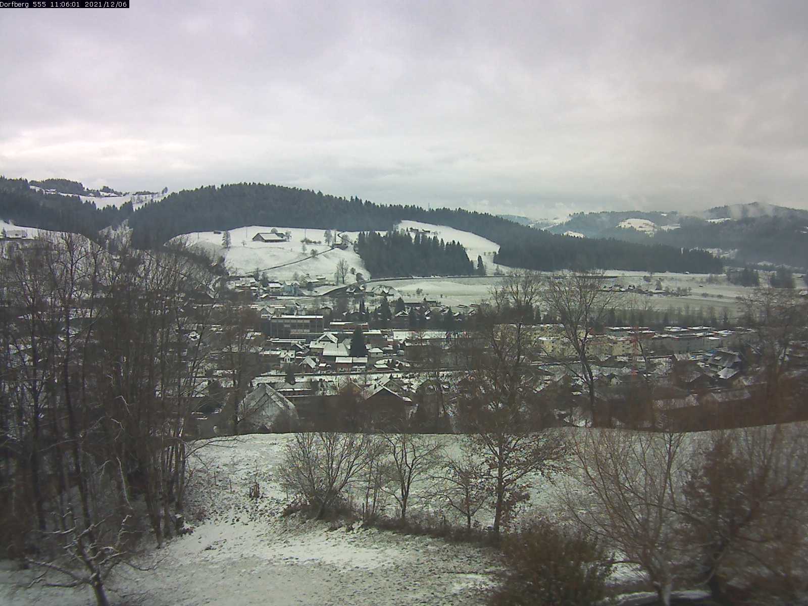 Webcam-Bild: Aussicht vom Dorfberg in Langnau 20211206-110601
