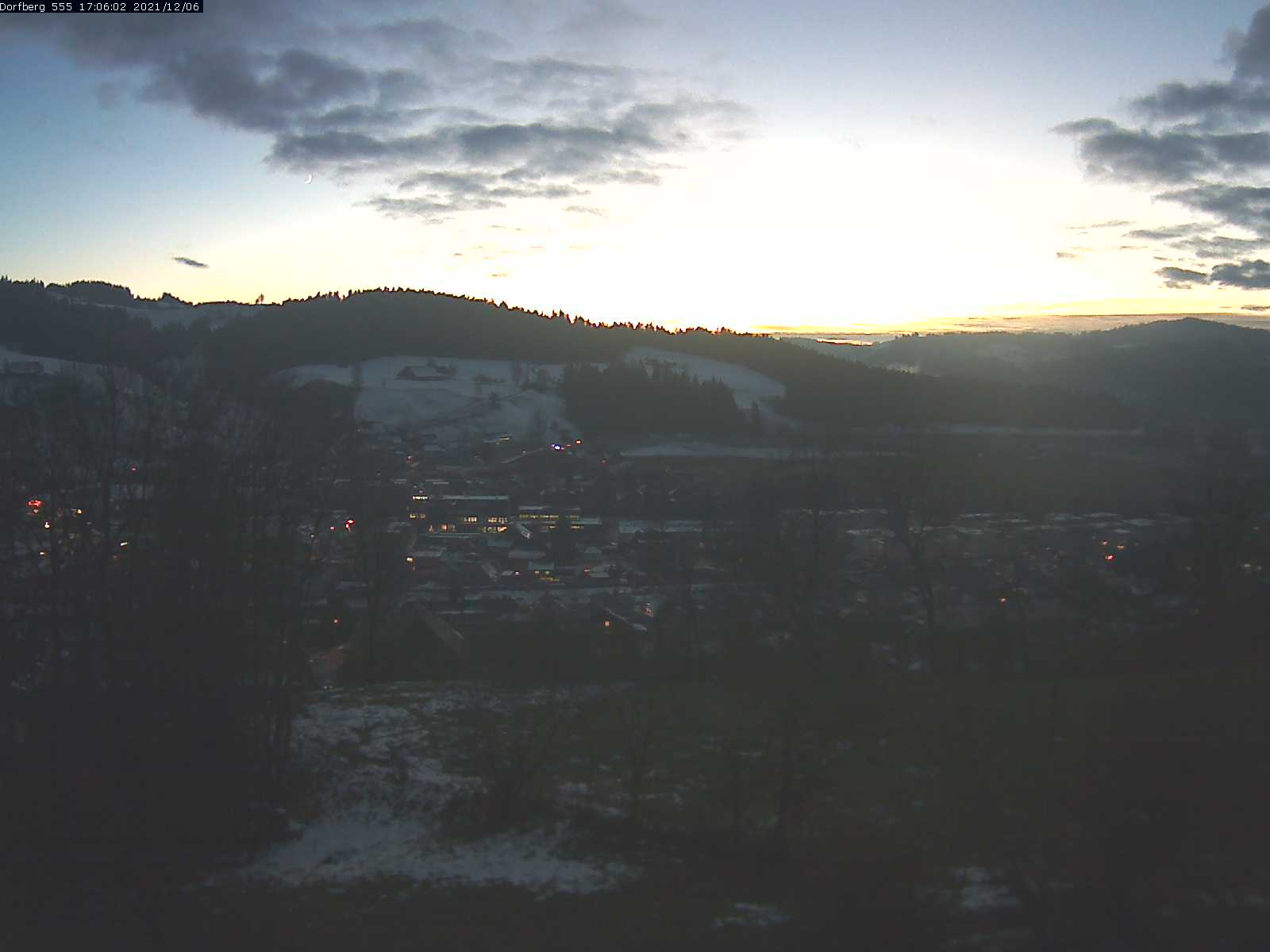 Webcam-Bild: Aussicht vom Dorfberg in Langnau 20211206-170601