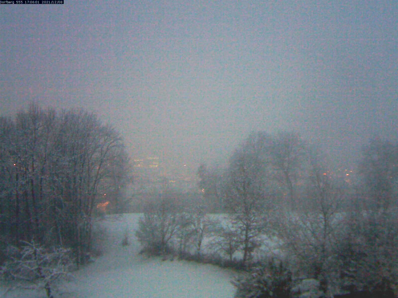 Webcam-Bild: Aussicht vom Dorfberg in Langnau 20211208-170601