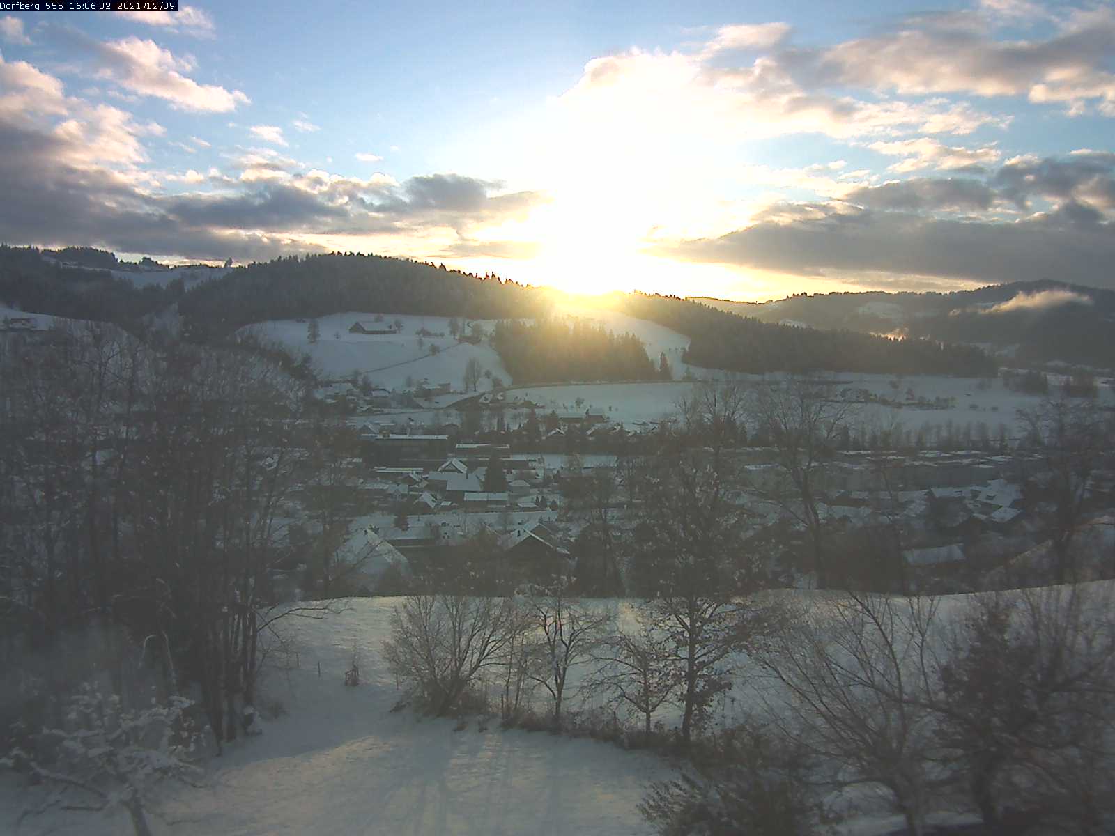 Webcam-Bild: Aussicht vom Dorfberg in Langnau 20211209-160601