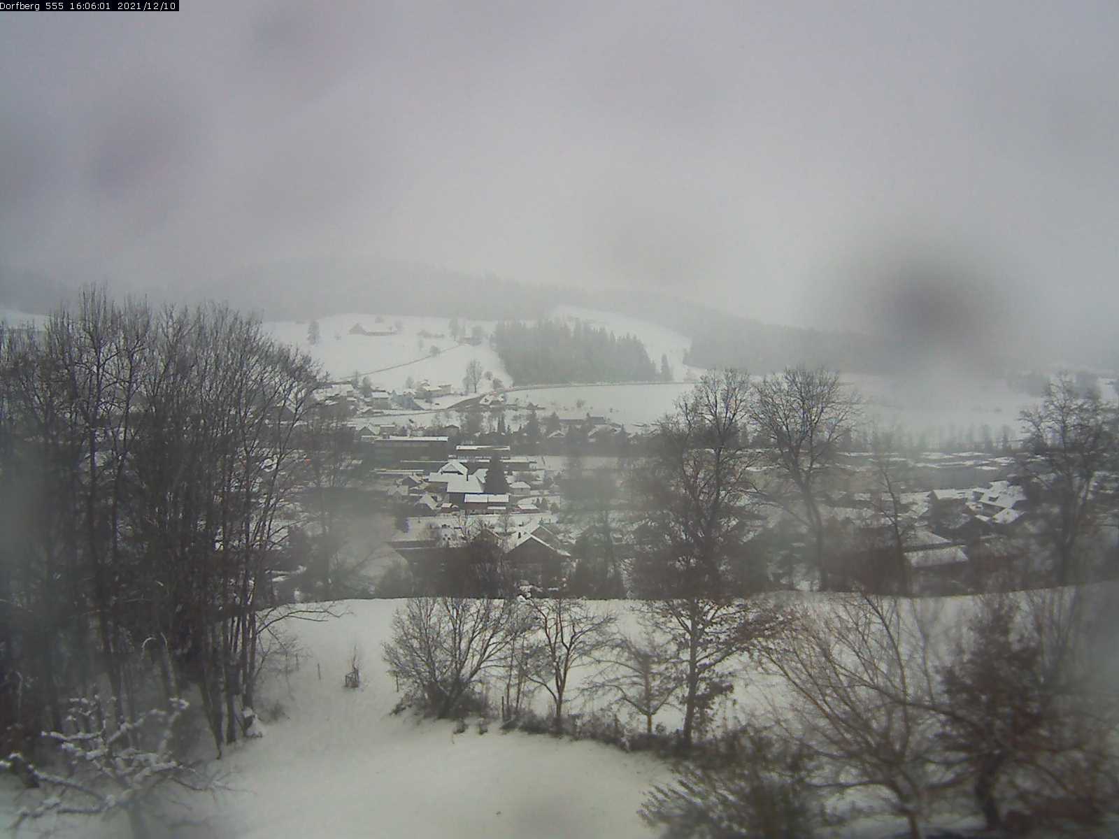 Webcam-Bild: Aussicht vom Dorfberg in Langnau 20211210-160601
