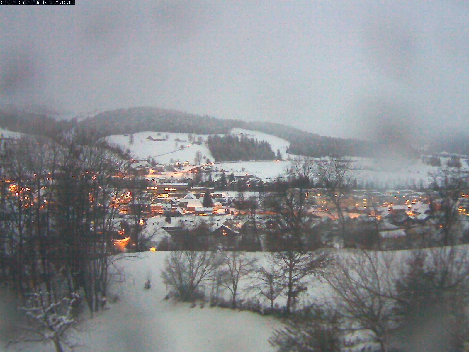 Webcam-Bild: Aussicht vom Dorfberg in Langnau 20211210-170601