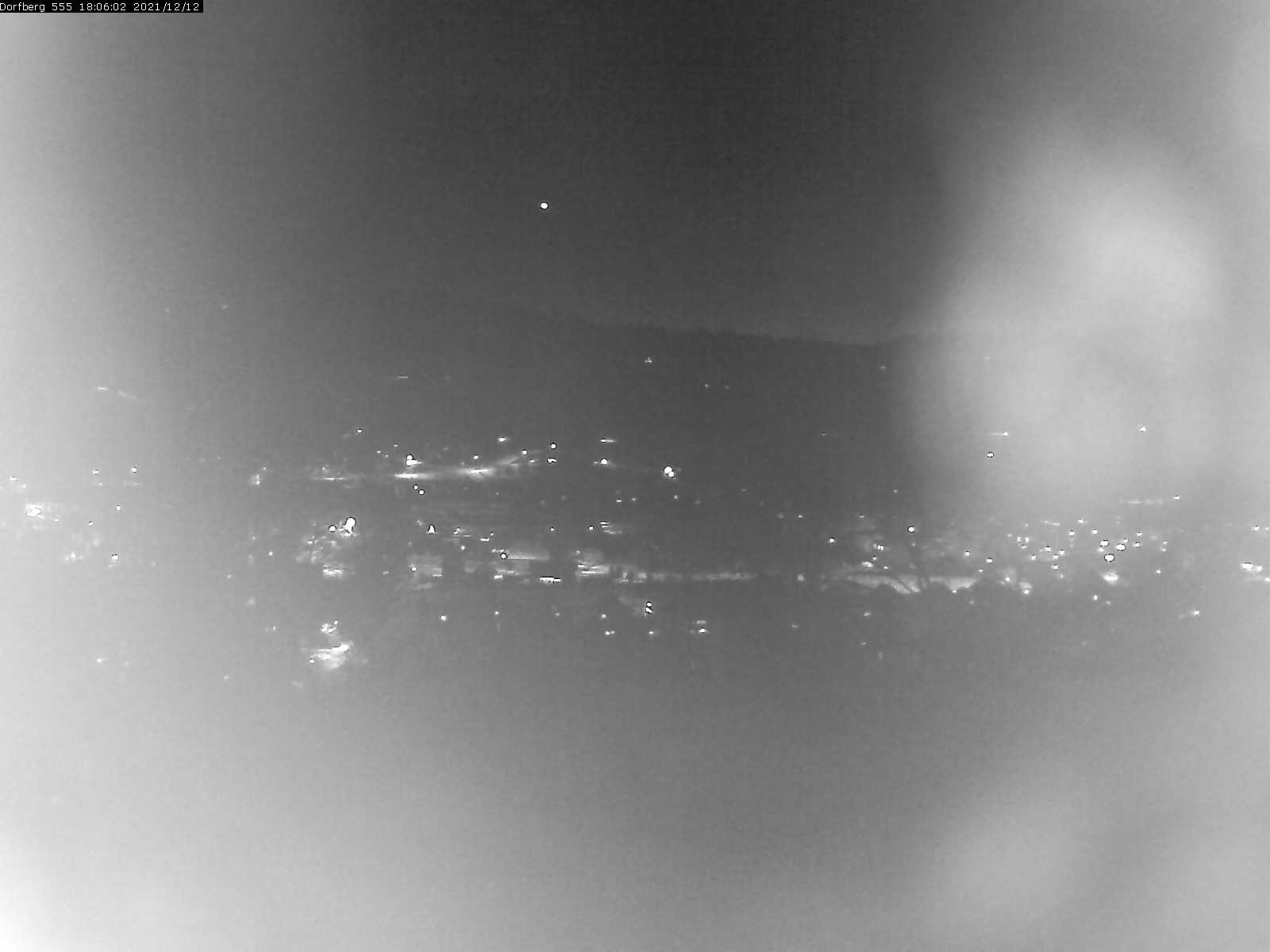 Webcam-Bild: Aussicht vom Dorfberg in Langnau 20211212-180601