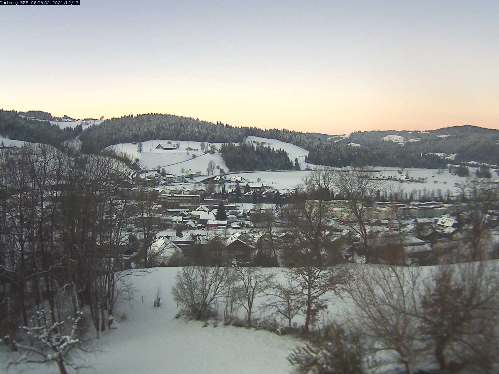Webcam-Bild: Aussicht vom Dorfberg in Langnau 20211213-080601
