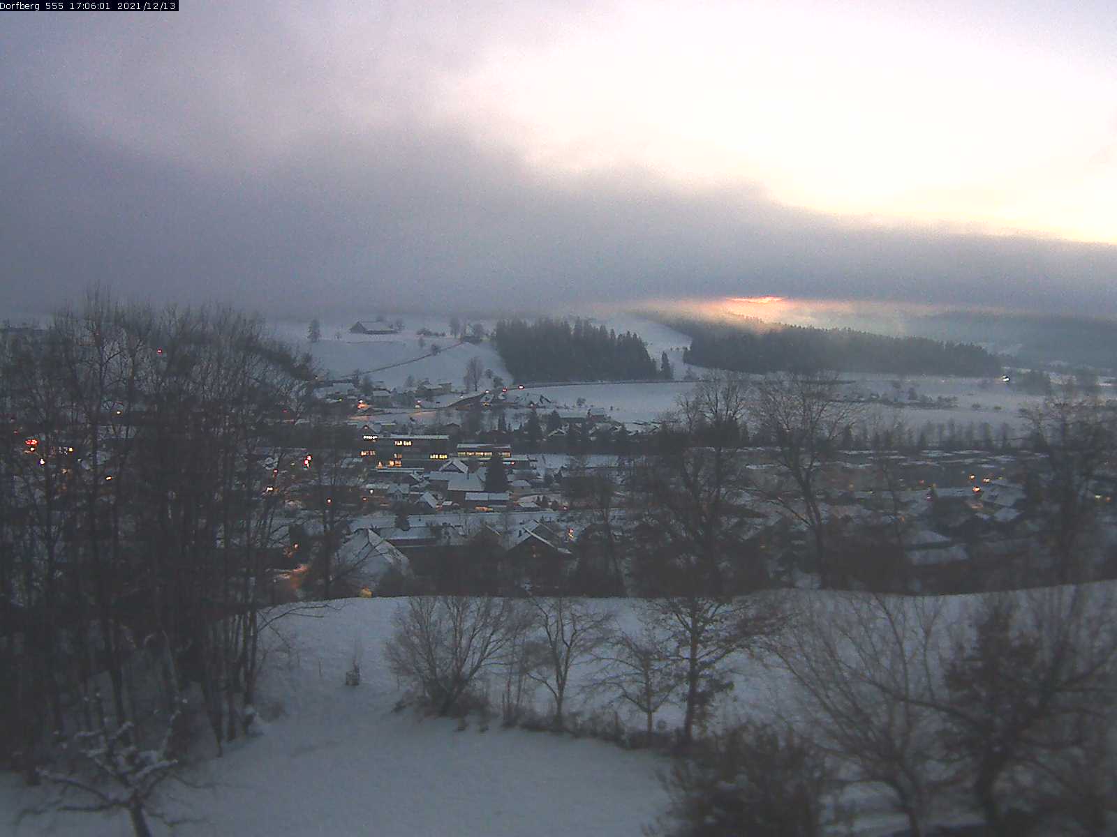 Webcam-Bild: Aussicht vom Dorfberg in Langnau 20211213-170601