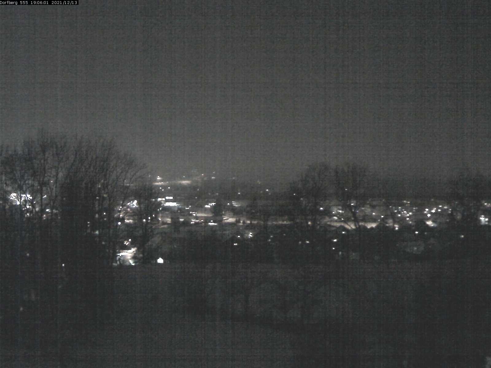 Webcam-Bild: Aussicht vom Dorfberg in Langnau 20211213-190601
