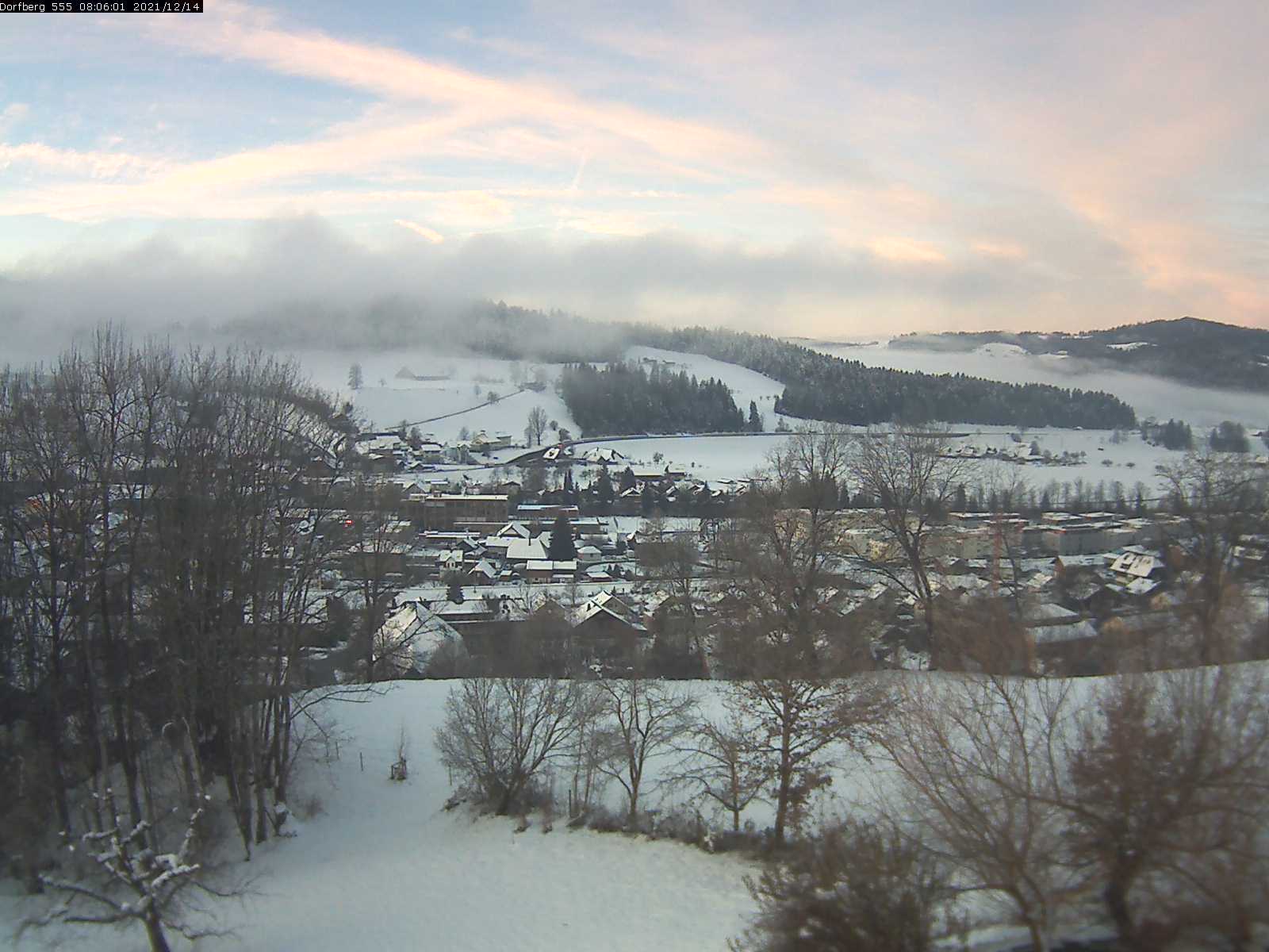 Webcam-Bild: Aussicht vom Dorfberg in Langnau 20211214-080601