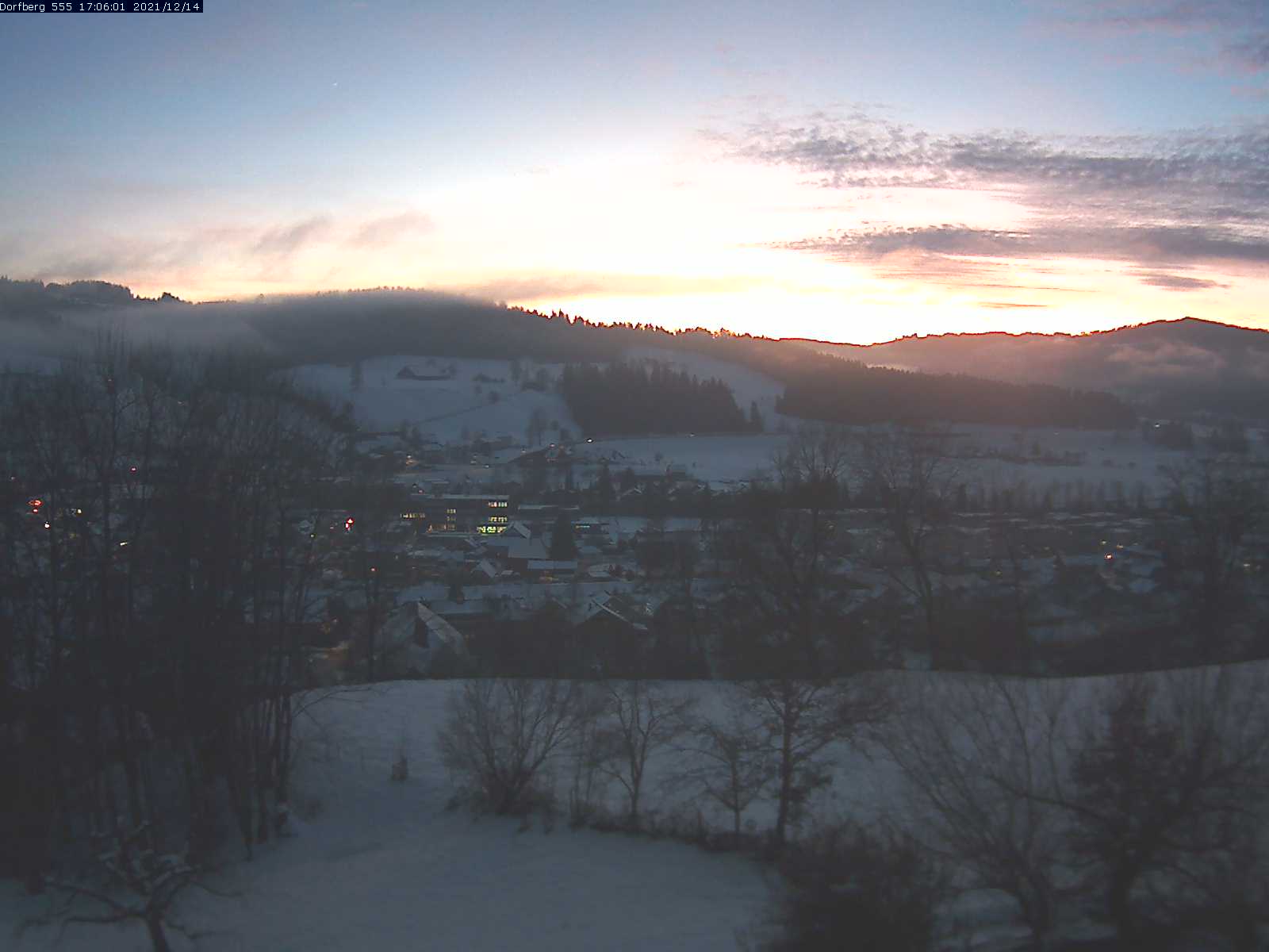 Webcam-Bild: Aussicht vom Dorfberg in Langnau 20211214-170601