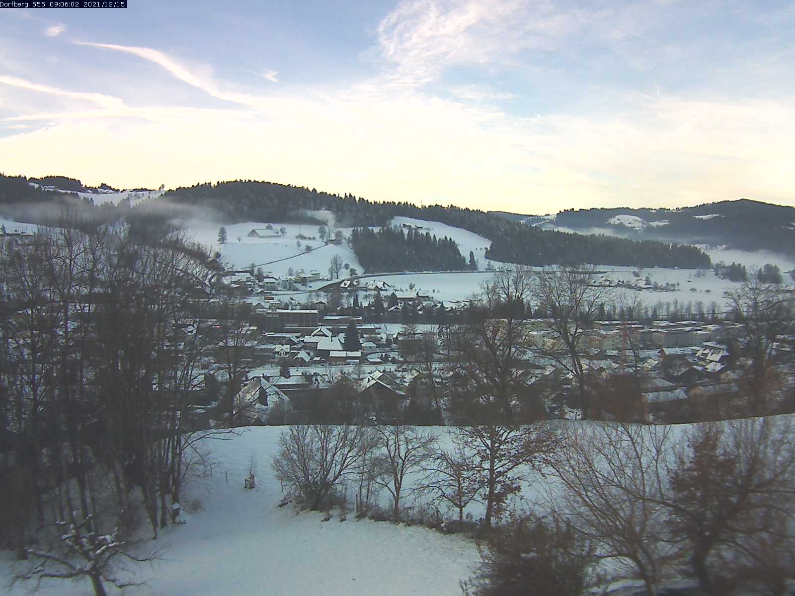 Webcam-Bild: Aussicht vom Dorfberg in Langnau 20211215-090601