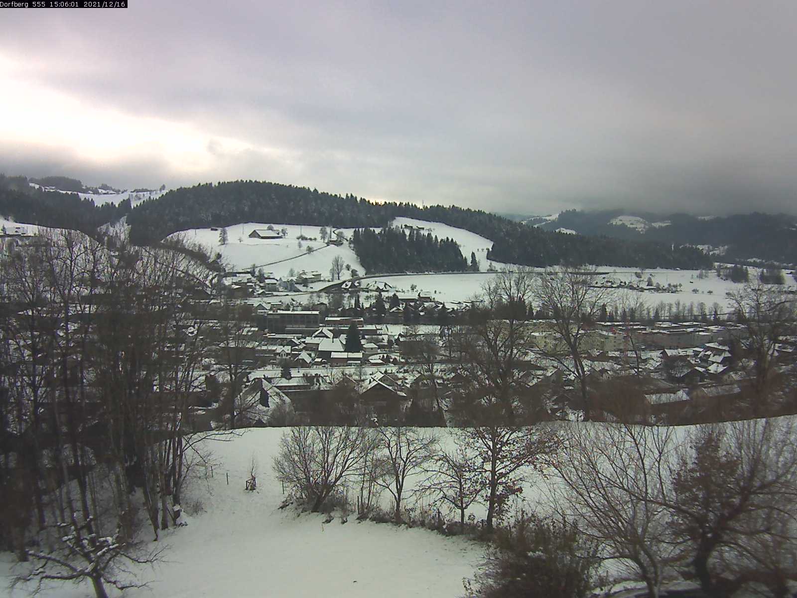 Webcam-Bild: Aussicht vom Dorfberg in Langnau 20211216-150601