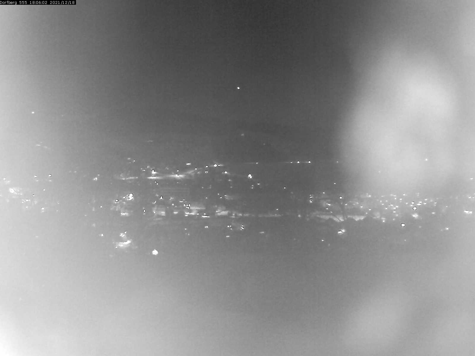 Webcam-Bild: Aussicht vom Dorfberg in Langnau 20211218-180601