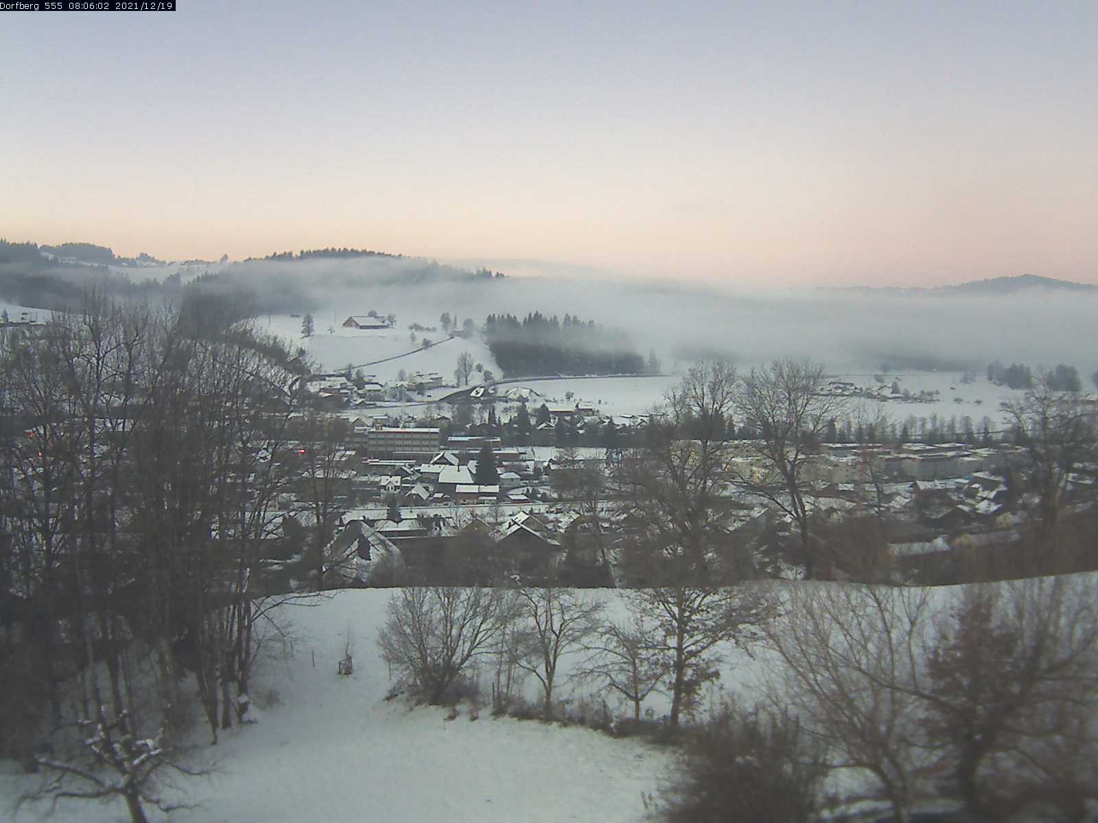 Webcam-Bild: Aussicht vom Dorfberg in Langnau 20211219-080601