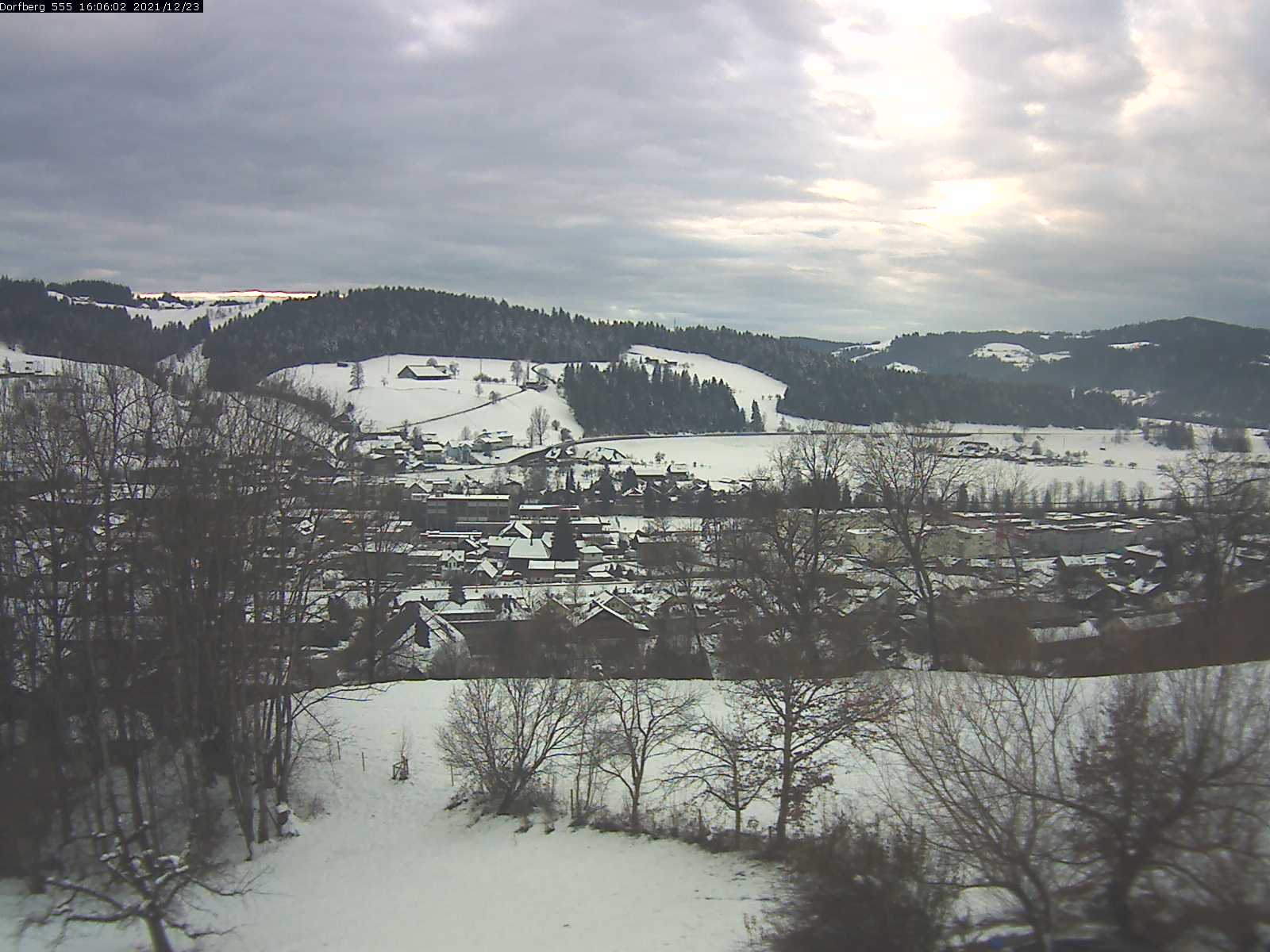 Webcam-Bild: Aussicht vom Dorfberg in Langnau 20211223-160601