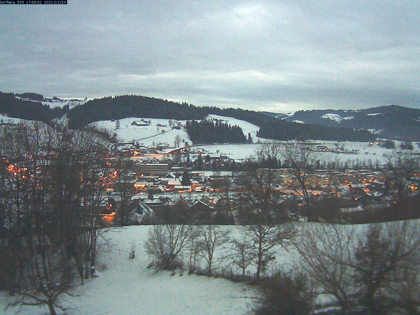 Webcam-Bild: Aussicht vom Dorfberg in Langnau 20211224-170601