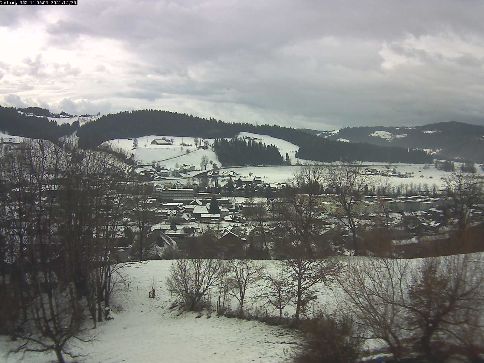 Webcam-Bild: Aussicht vom Dorfberg in Langnau 20211225-110601