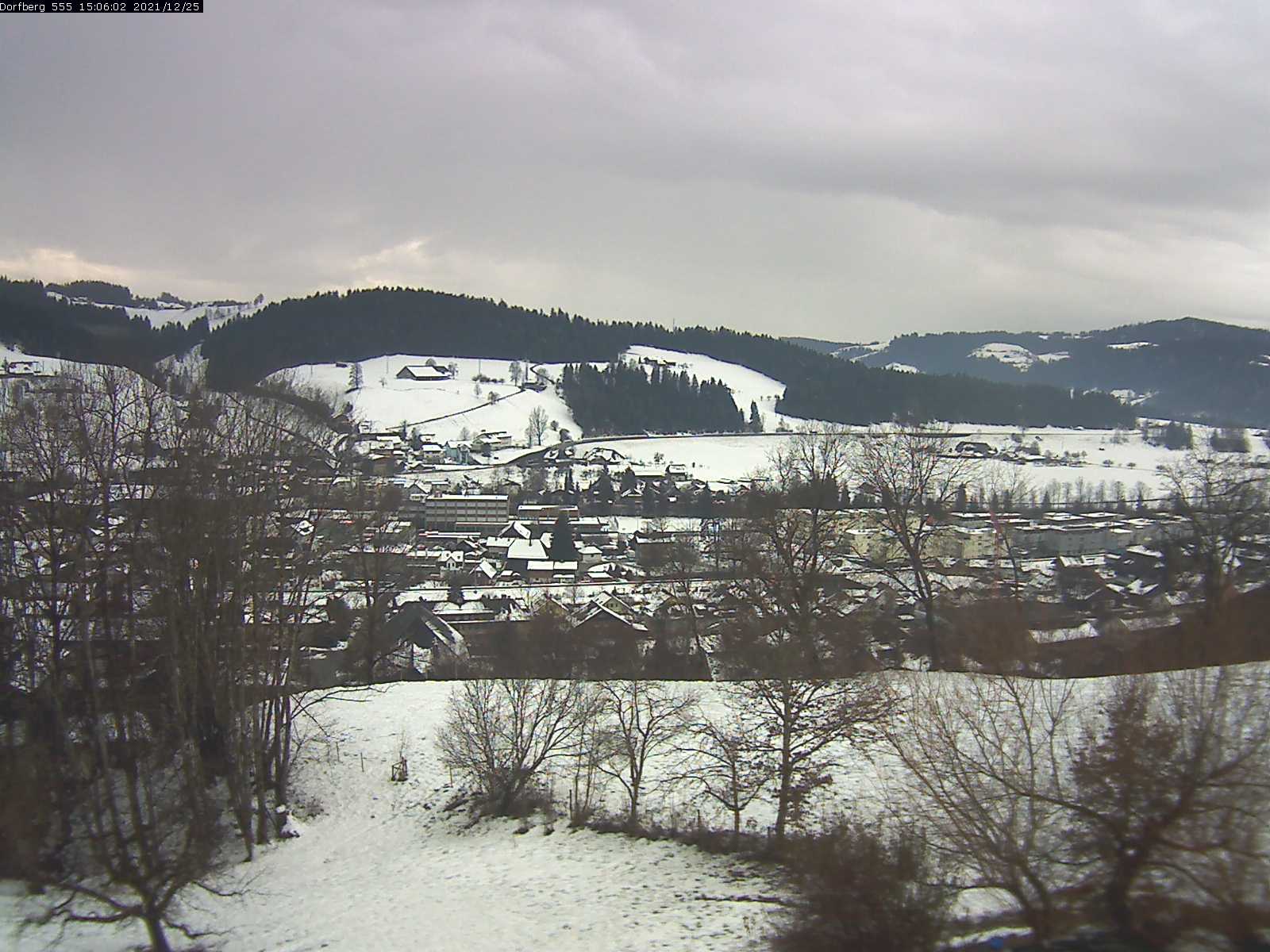 Webcam-Bild: Aussicht vom Dorfberg in Langnau 20211225-150601