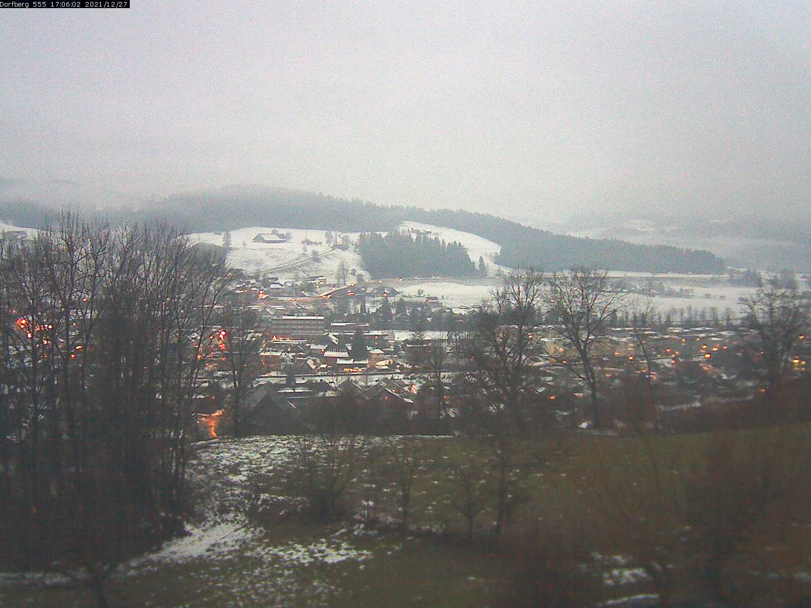 Webcam-Bild: Aussicht vom Dorfberg in Langnau 20211227-170601