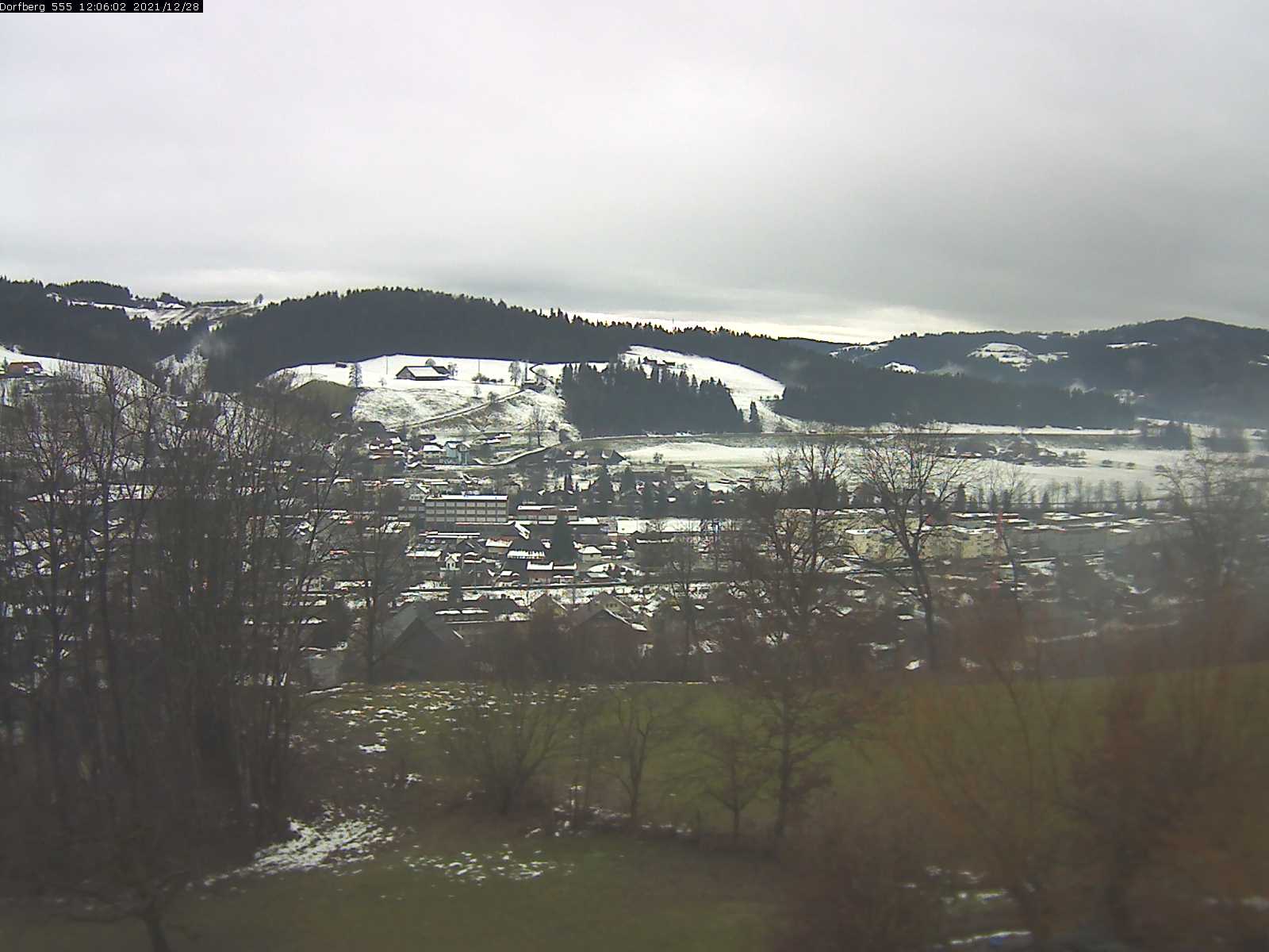 Webcam-Bild: Aussicht vom Dorfberg in Langnau 20211228-120601