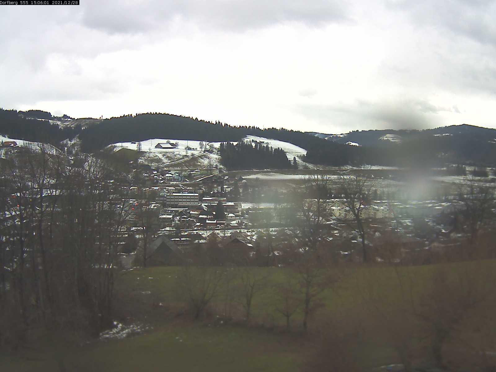 Webcam-Bild: Aussicht vom Dorfberg in Langnau 20211228-150601