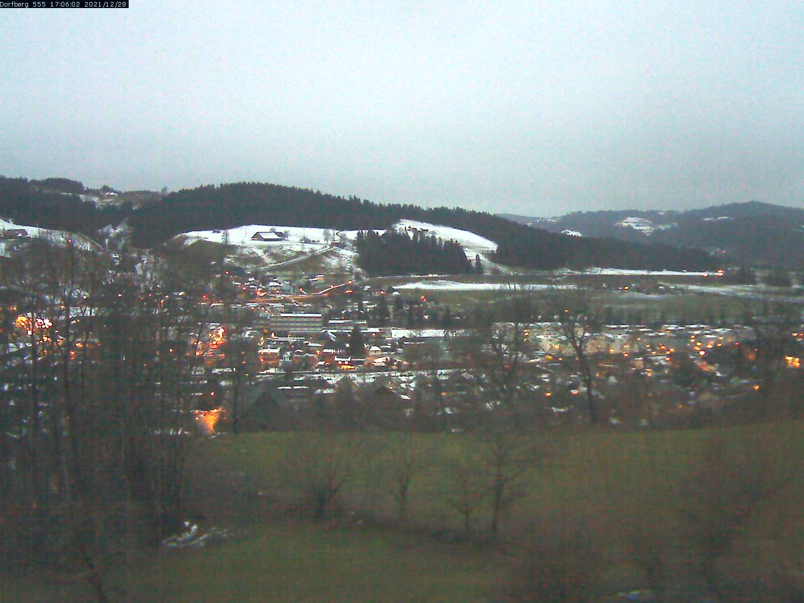 Webcam-Bild: Aussicht vom Dorfberg in Langnau 20211228-170601