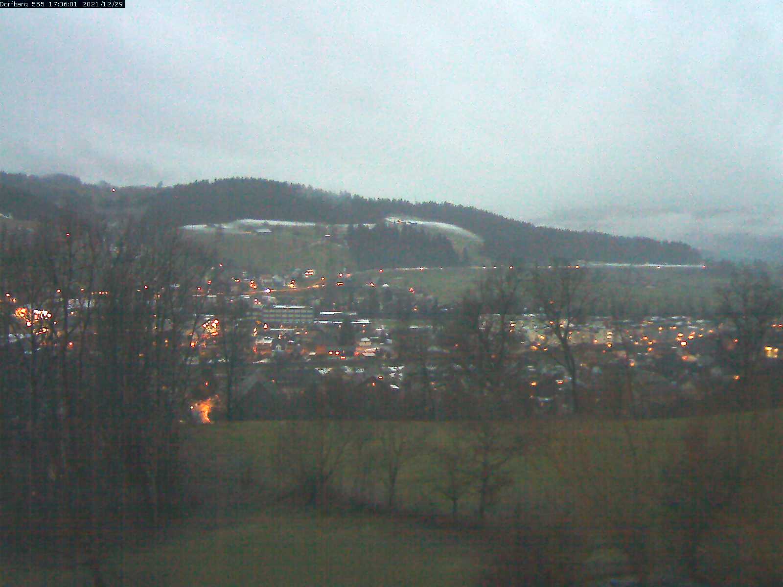 Webcam-Bild: Aussicht vom Dorfberg in Langnau 20211229-170601