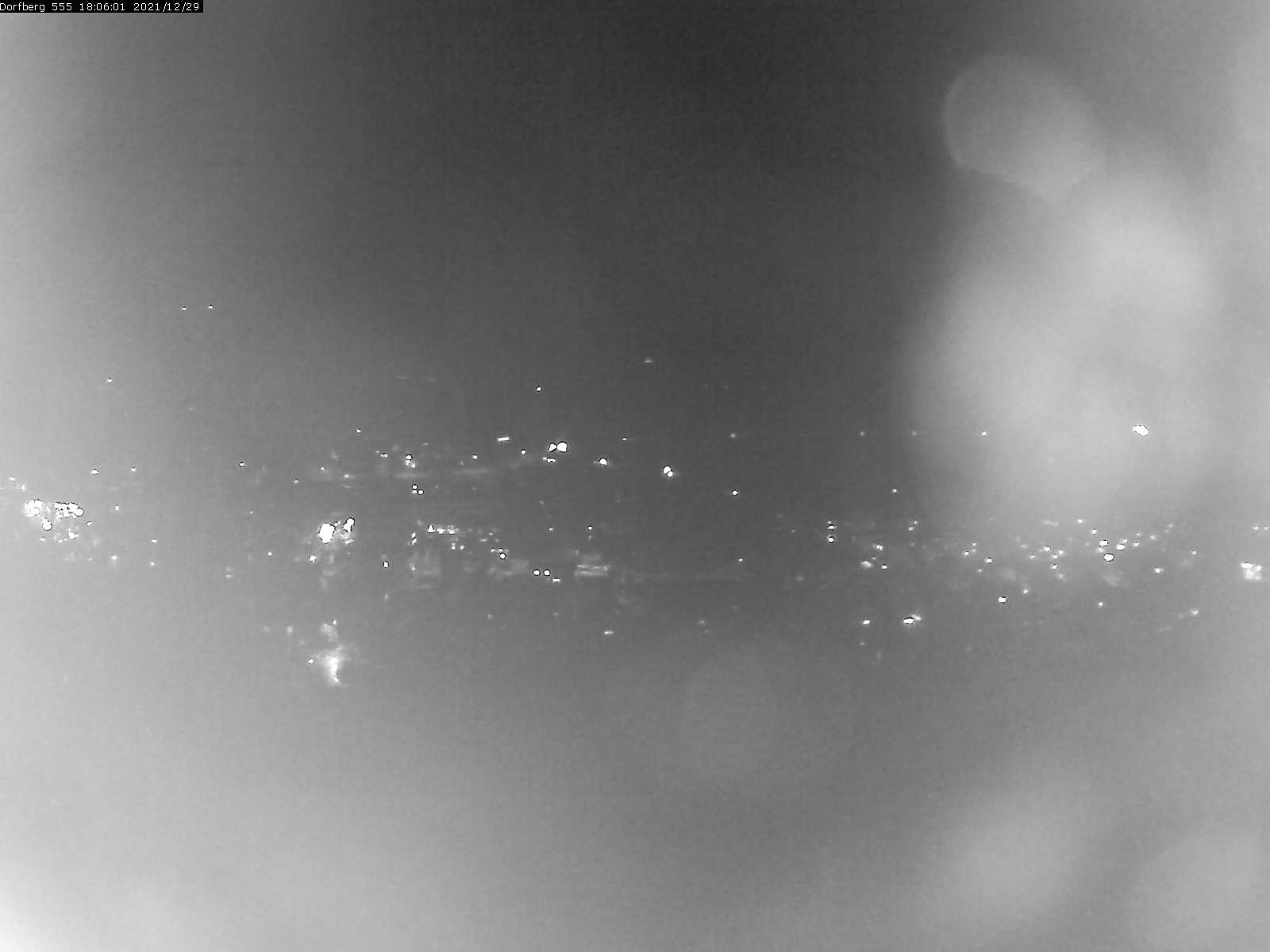 Webcam-Bild: Aussicht vom Dorfberg in Langnau 20211229-180601