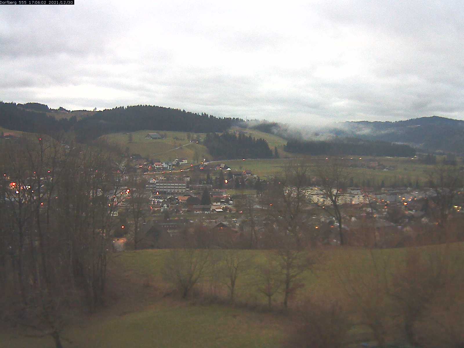 Webcam-Bild: Aussicht vom Dorfberg in Langnau 20211230-170601