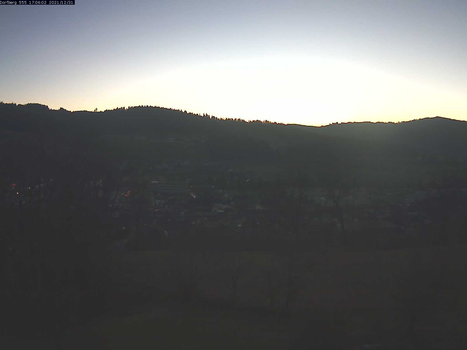 Webcam-Bild: Aussicht vom Dorfberg in Langnau 20211231-170601