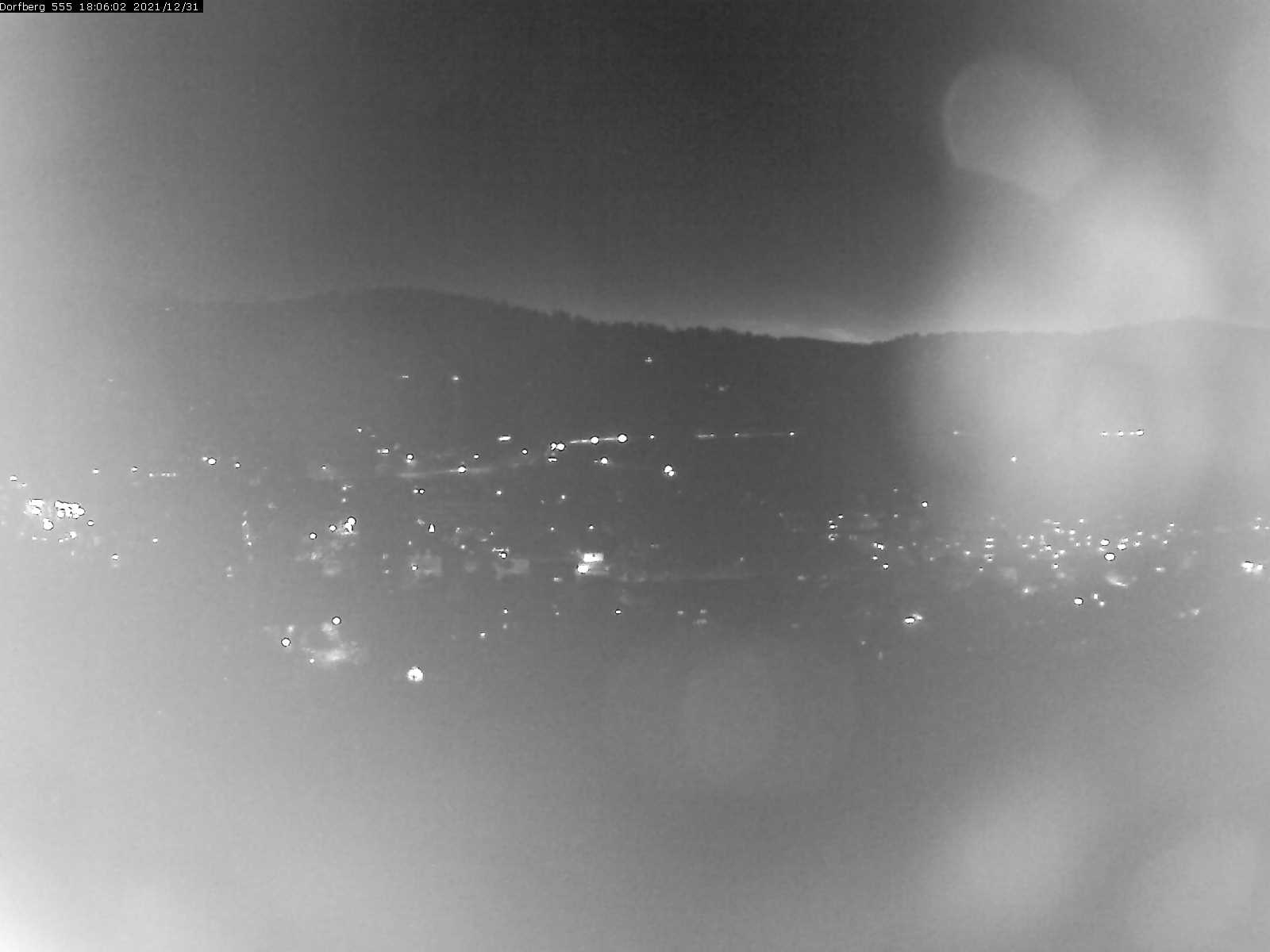 Webcam-Bild: Aussicht vom Dorfberg in Langnau 20211231-180601