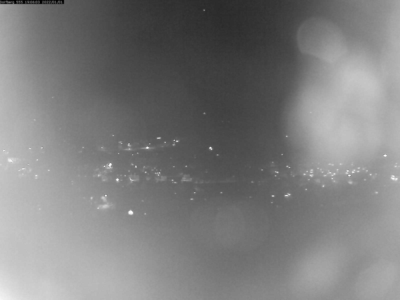 Webcam-Bild: Aussicht vom Dorfberg in Langnau 20220101-190601