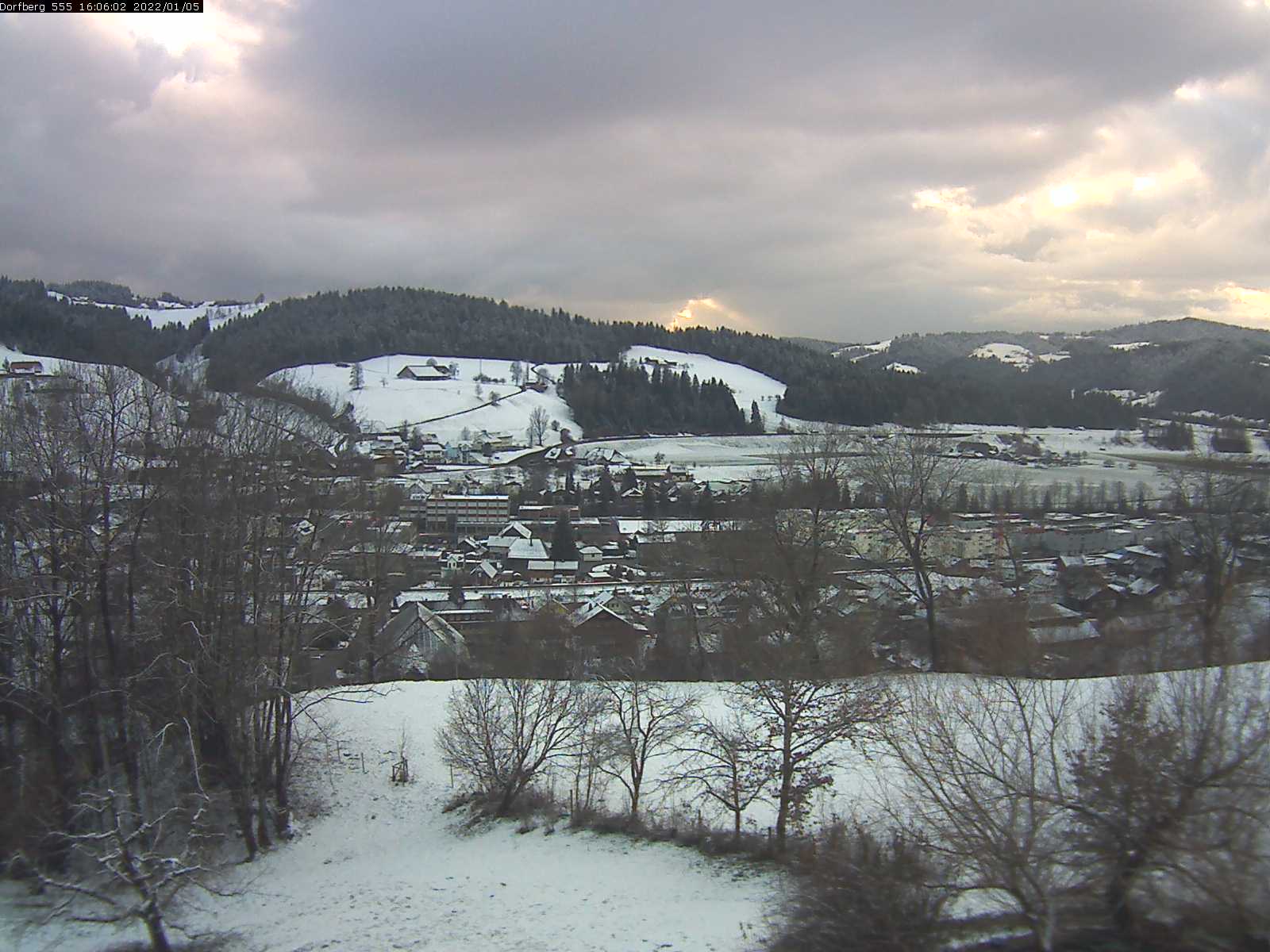 Webcam-Bild: Aussicht vom Dorfberg in Langnau 20220105-160601