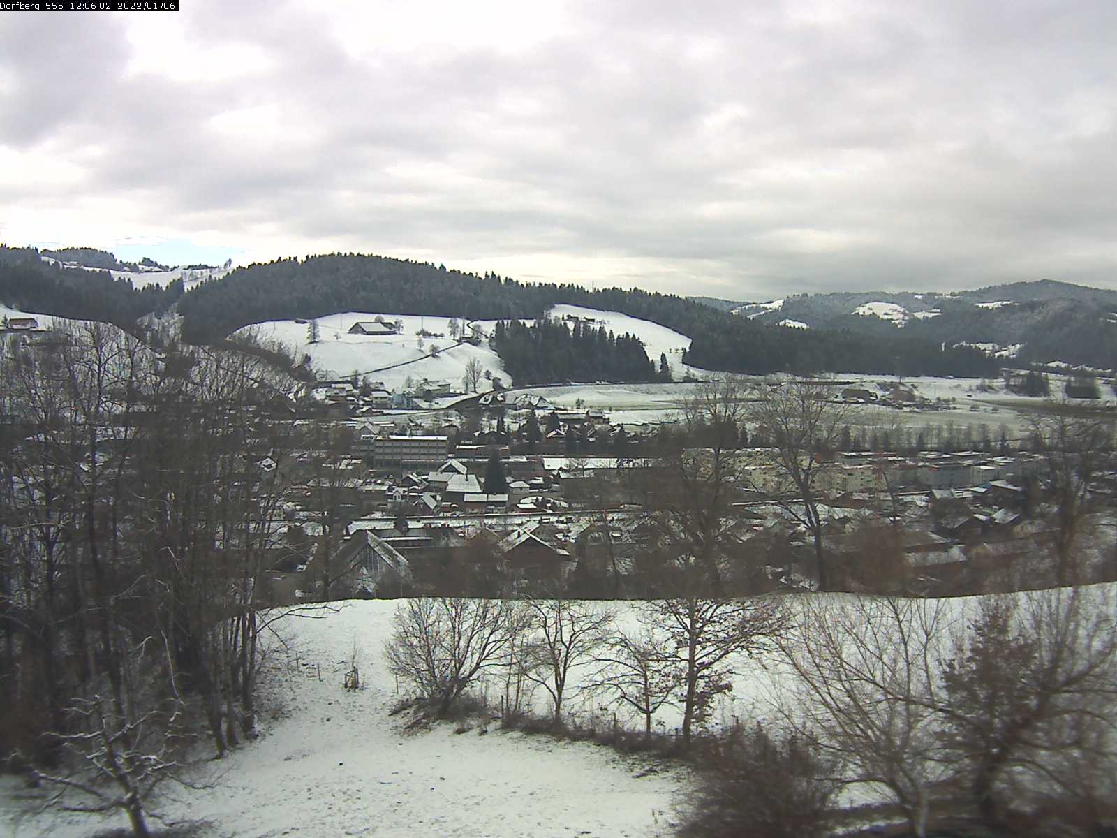 Webcam-Bild: Aussicht vom Dorfberg in Langnau 20220106-120601