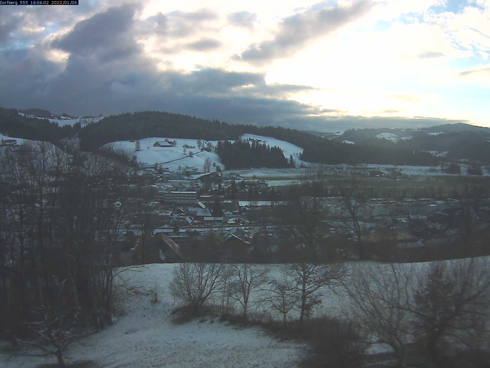 Webcam-Bild: Aussicht vom Dorfberg in Langnau 20220106-160601