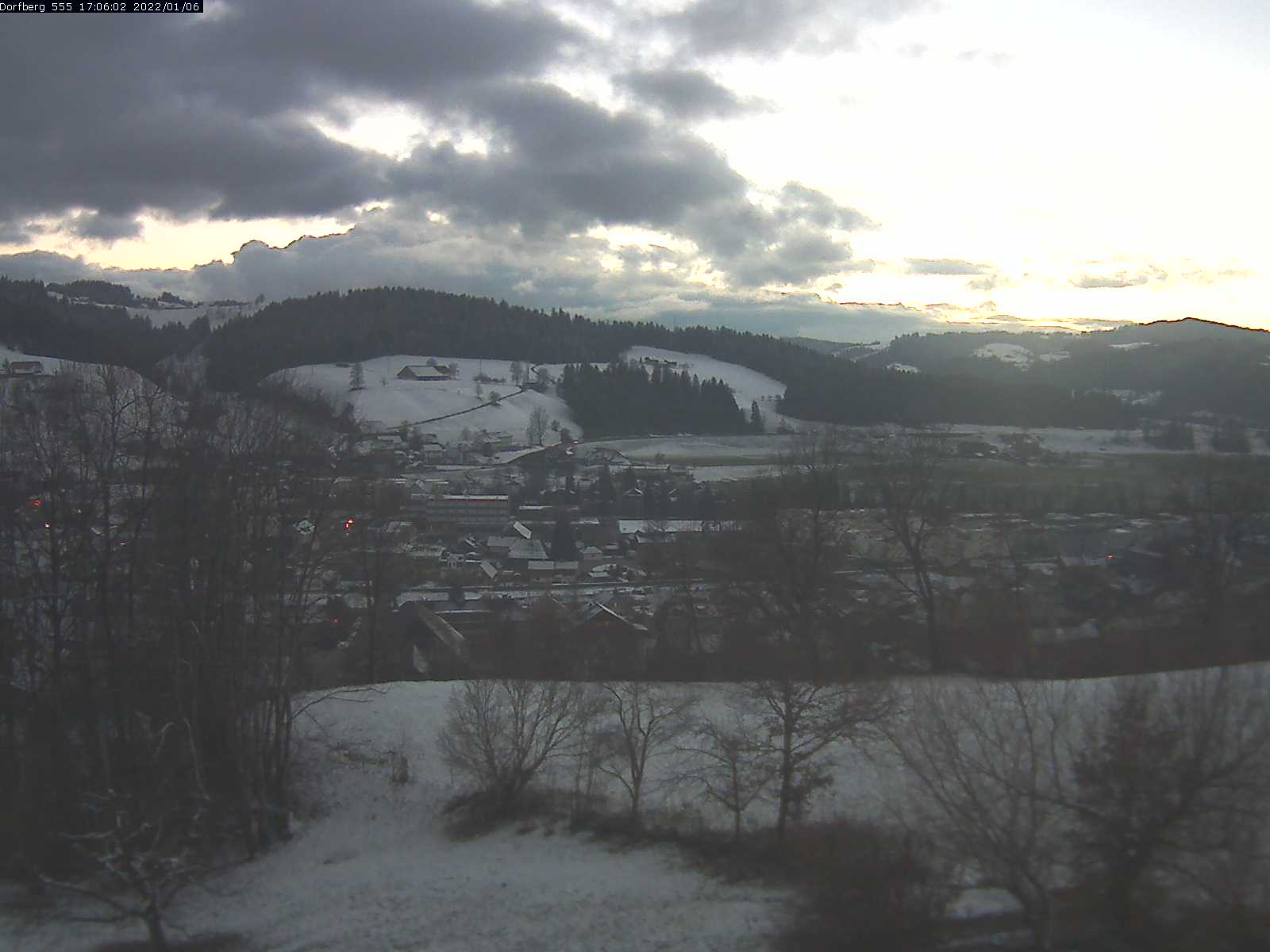 Webcam-Bild: Aussicht vom Dorfberg in Langnau 20220106-170601