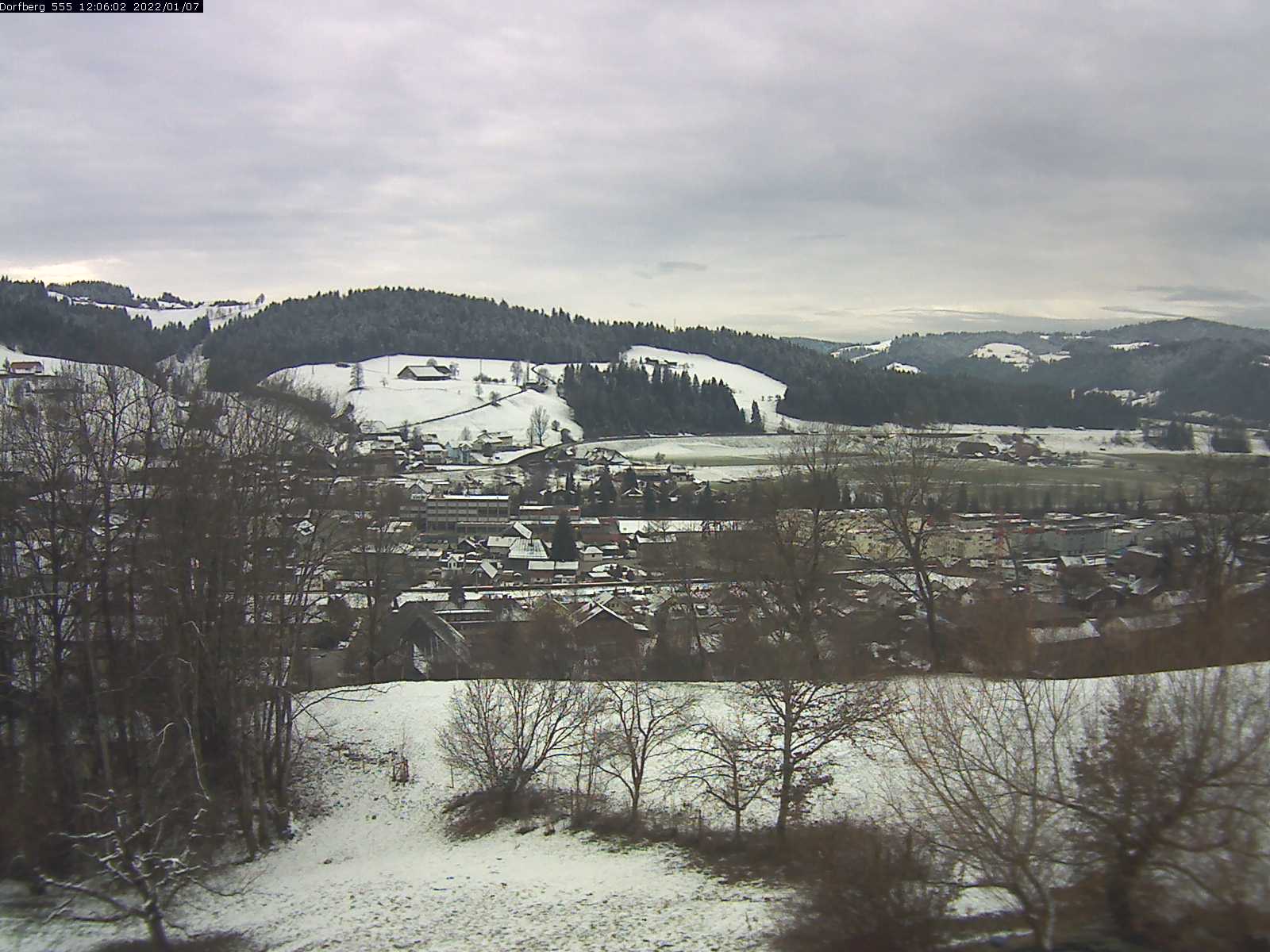Webcam-Bild: Aussicht vom Dorfberg in Langnau 20220107-120601
