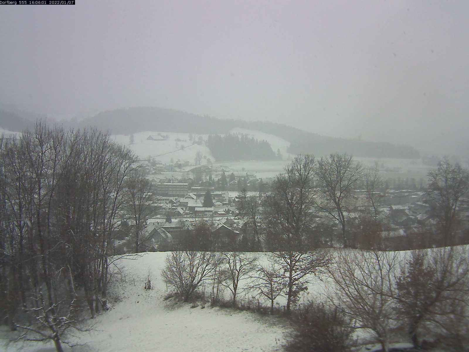 Webcam-Bild: Aussicht vom Dorfberg in Langnau 20220107-160601