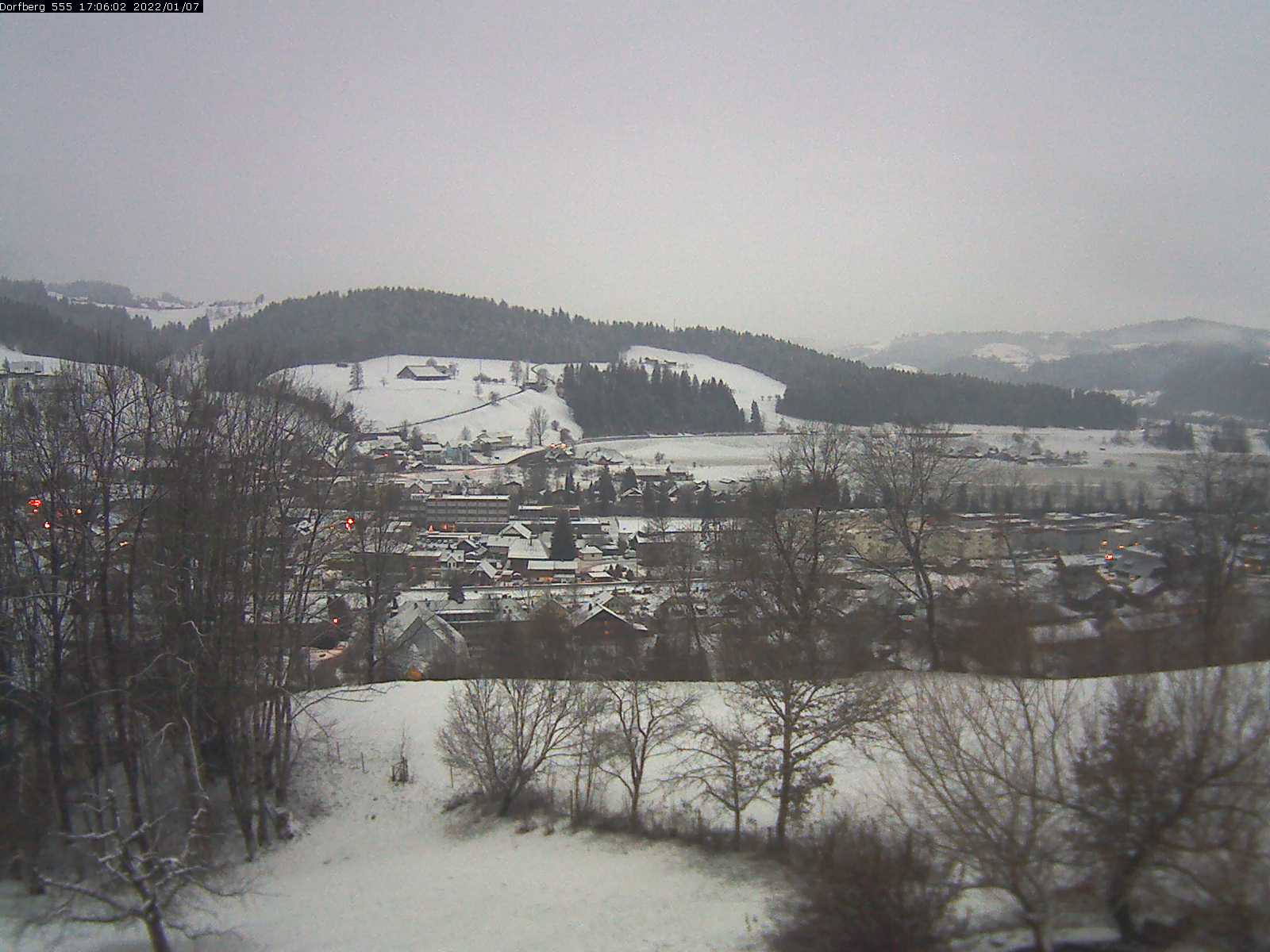 Webcam-Bild: Aussicht vom Dorfberg in Langnau 20220107-170601