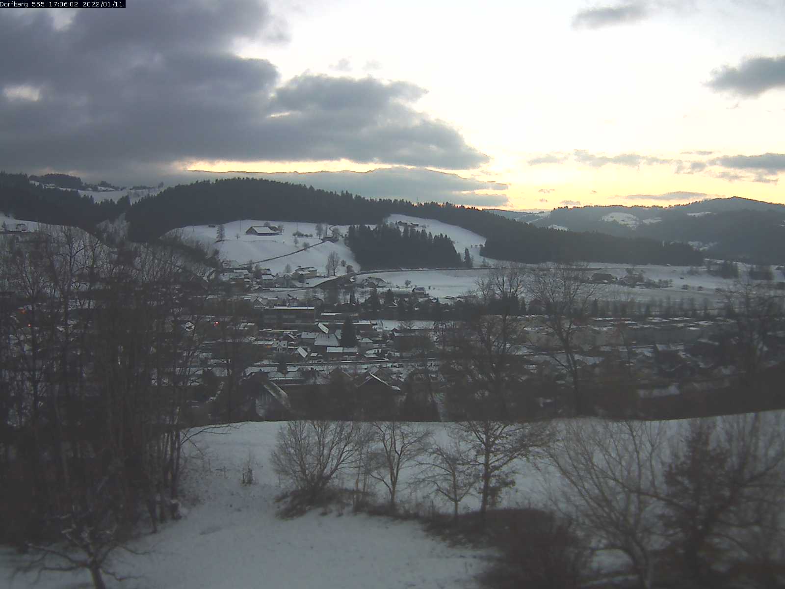 Webcam-Bild: Aussicht vom Dorfberg in Langnau 20220111-170601