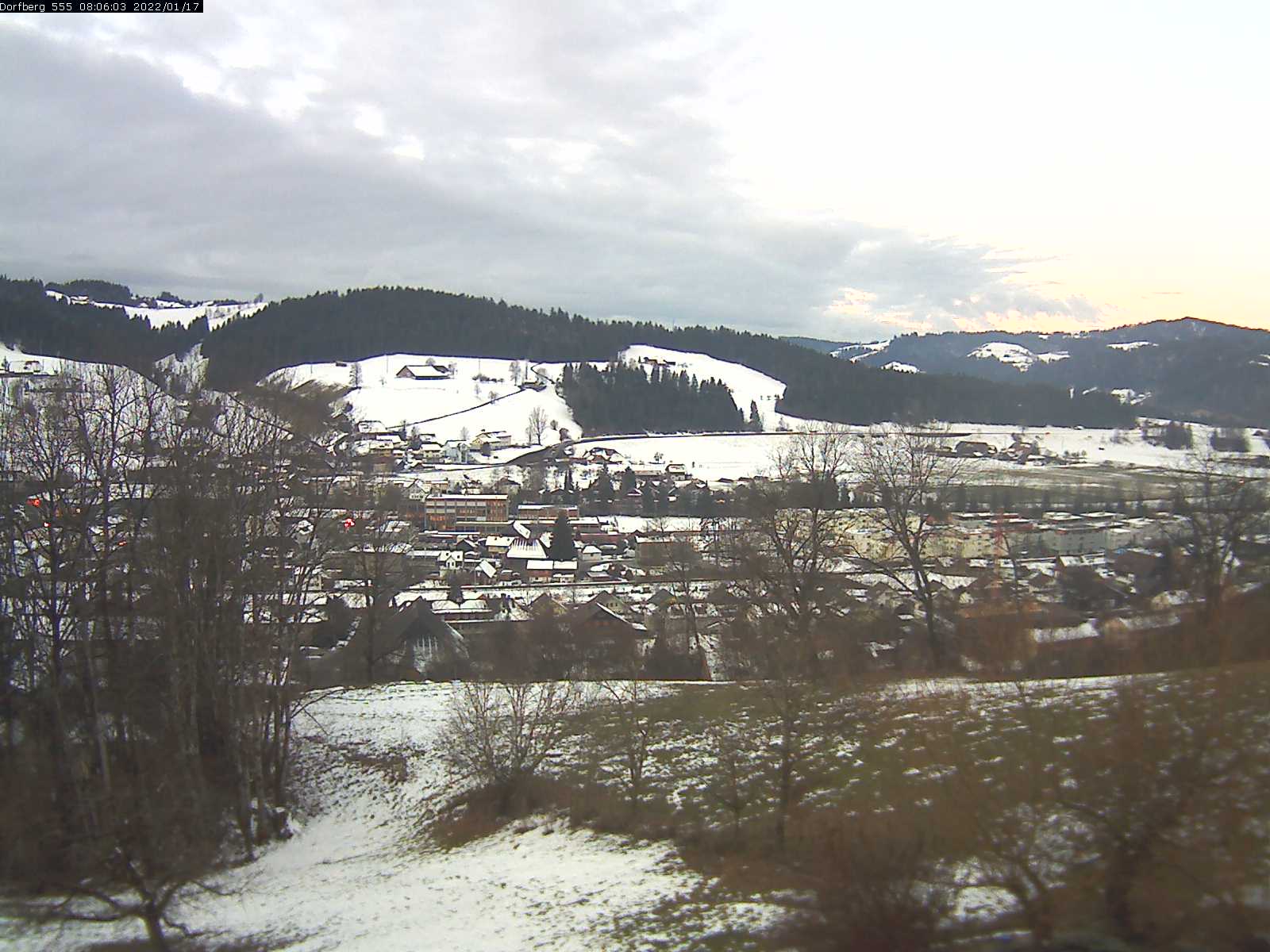 Webcam-Bild: Aussicht vom Dorfberg in Langnau 20220117-080602